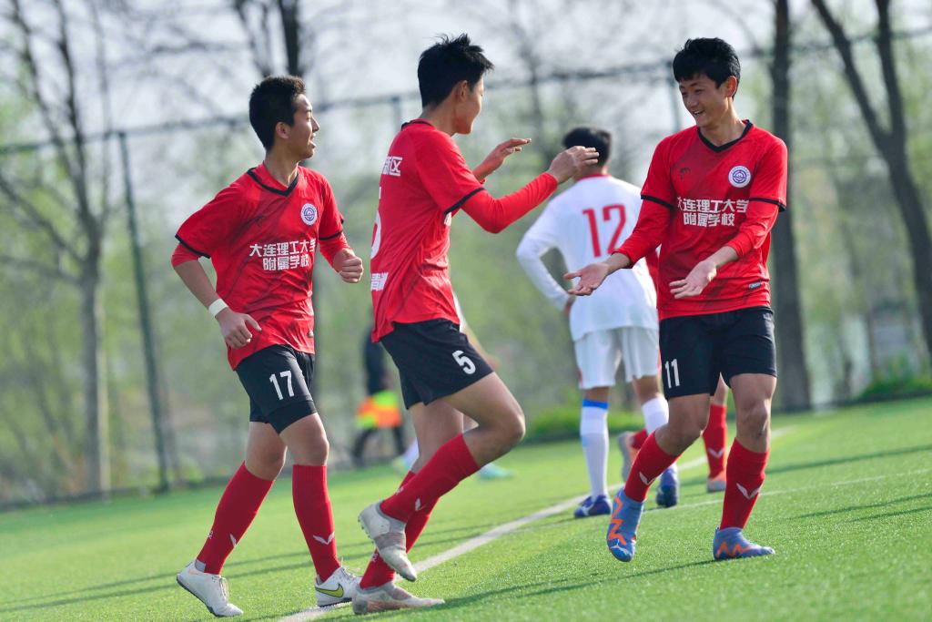 亚洲足球锦标赛半决赛赛程难忘，激情绽放