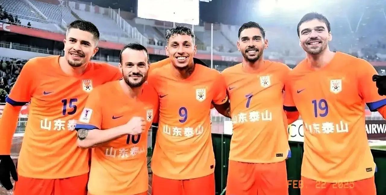 球队整体配合默契，展现团队力量