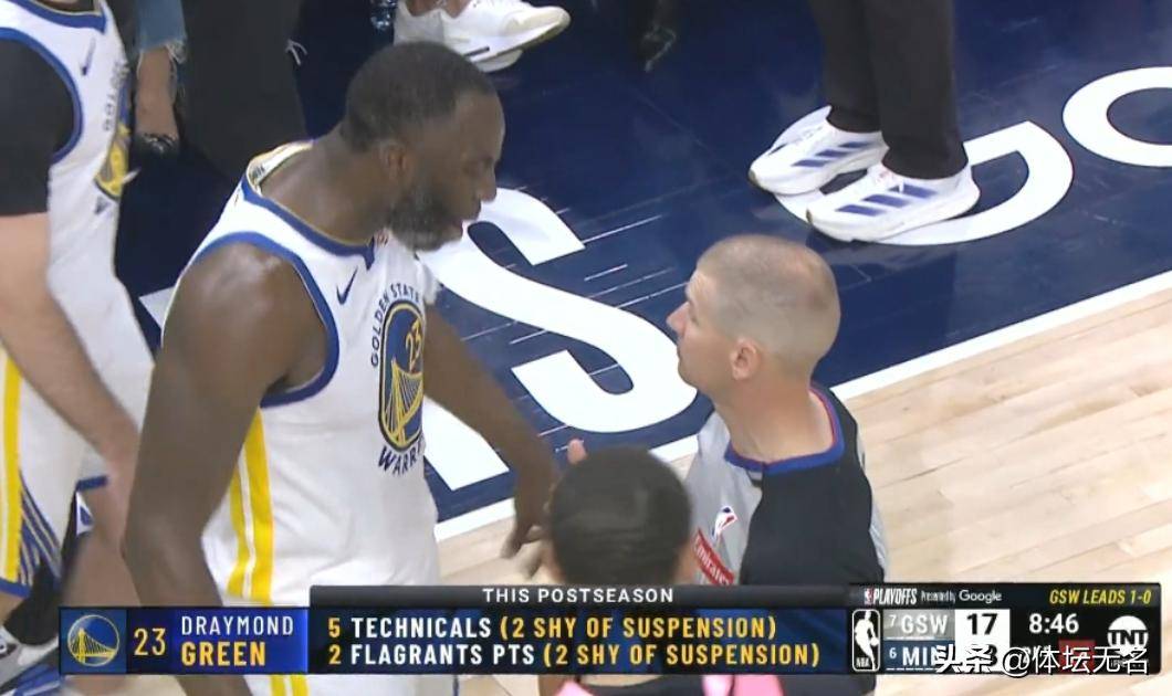 开云体育网页版入口-伤转危机，关键球员离场受伤的简单介绍