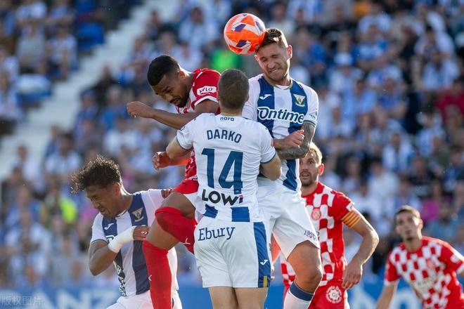 马洛卡平战役，展现出团队合作力量和战斗精神