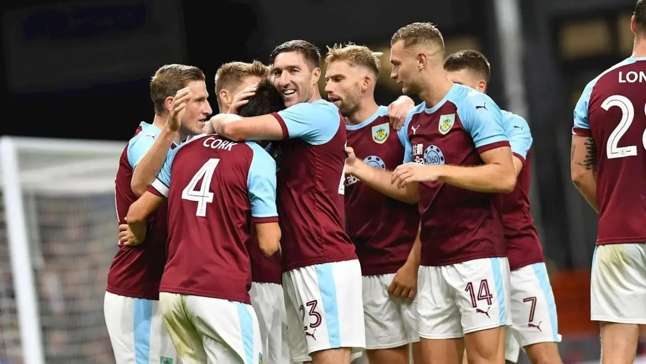 曼城逆转战胜伯恩利实力碾压对手的简单介绍