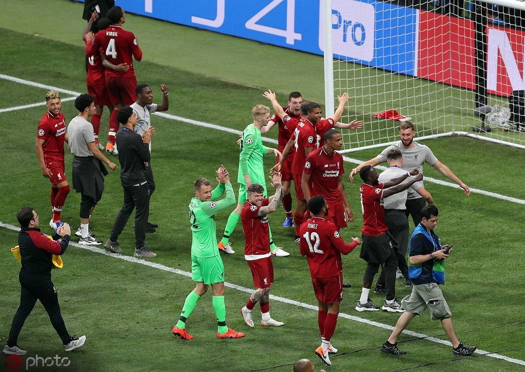 包含热刺遭受连败压力增加，前进之路难行的词条