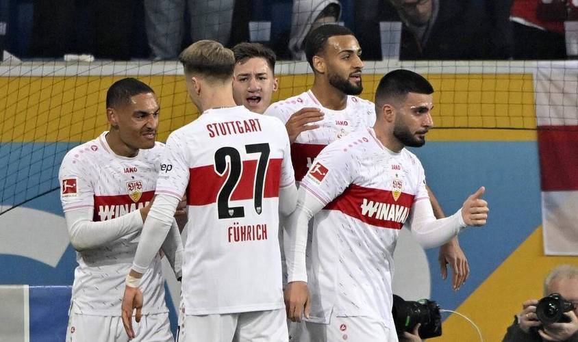 奥格斯堡队主场力克对手取得胜利