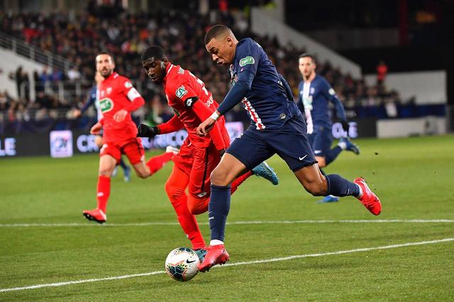 包含第戎告捷，足球联赛实时比分揭晓的词条