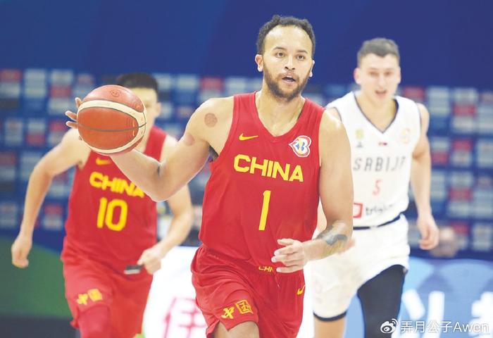 日本男篮选手脱口秀节目亮相，幽默风趣惹人喜爱