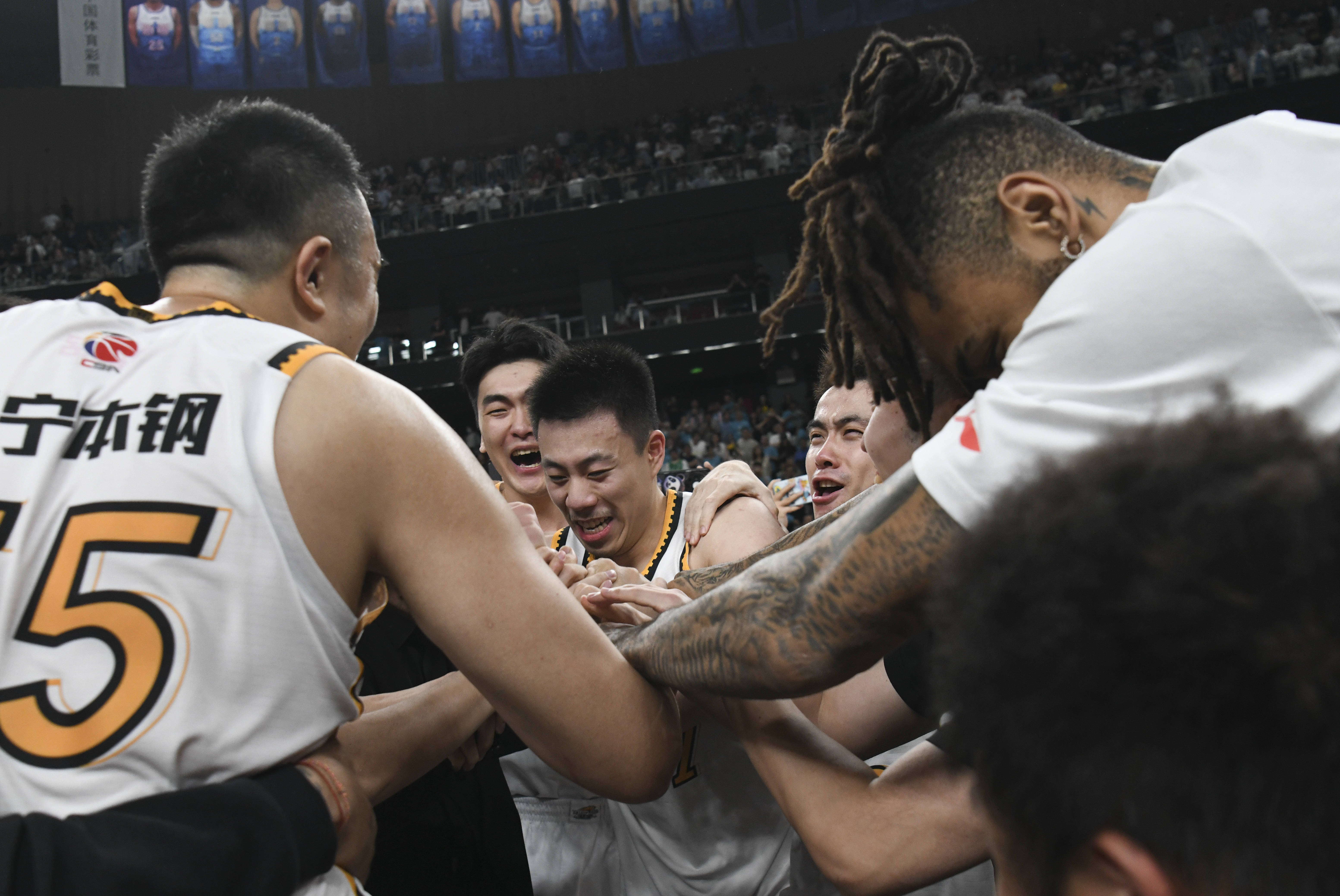 辽宁男篮客场失利，遭遇暂时停滞