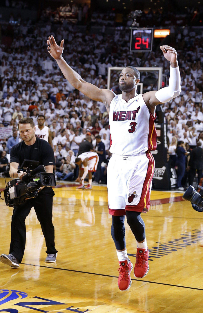 开云体育网页版登录入口-关于热火与勇士同场竞技，场上硝烟弥漫的信息