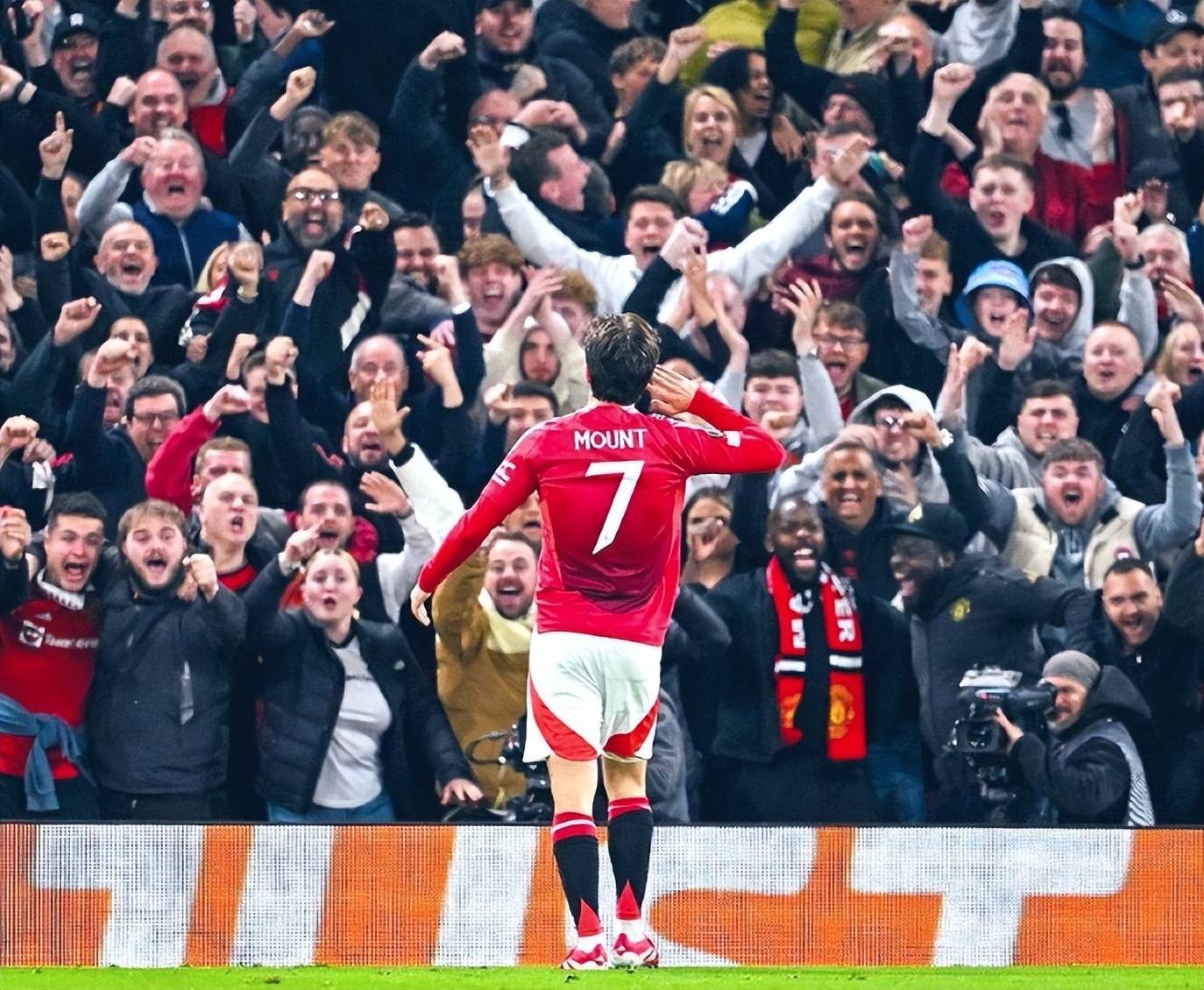 曼联在比赛中取得了关键胜利 曼联在比赛中取得了关键胜利