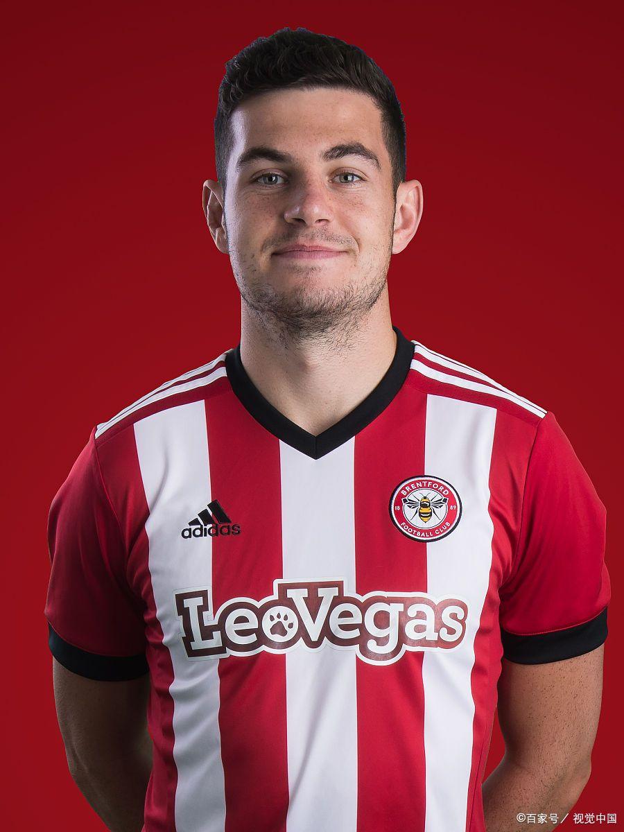 关于赫塔菲年轻后卫表现出色，稳健防守的信息