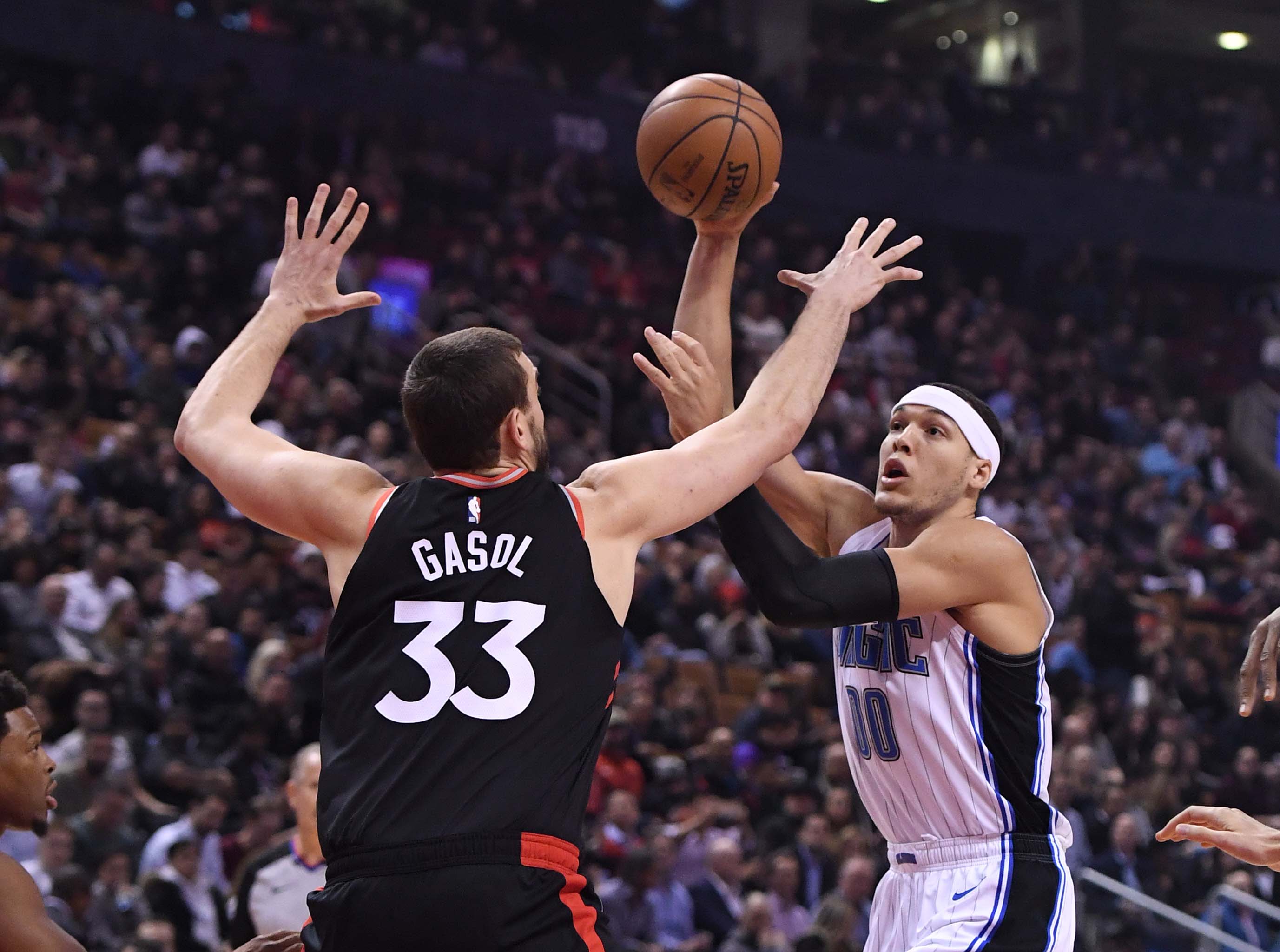 猛龙战胜魔术，止颓势