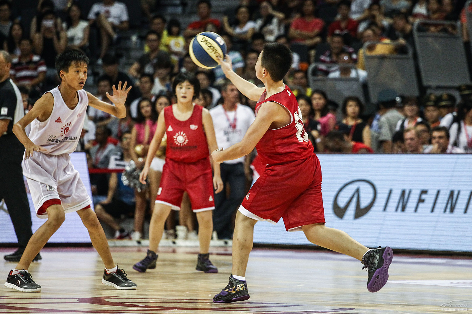 开云体育官方入口-关于瑞典队通过慈善赛筹集善款，回馈社会造福的信息