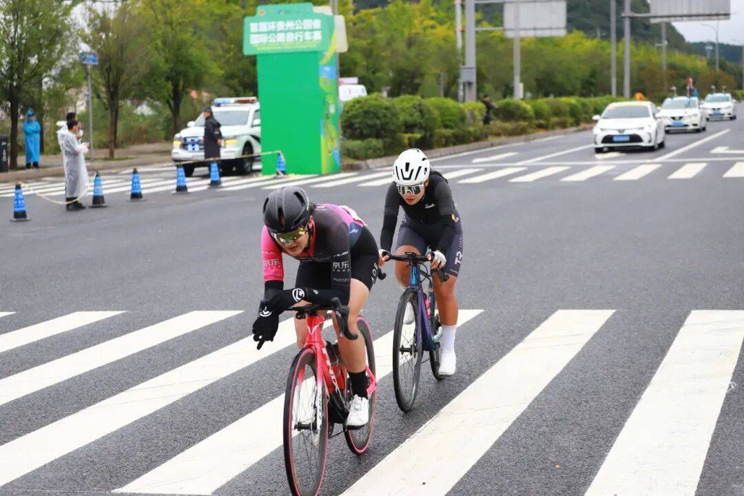 开云体育中国官网-包含自行车赛道比赛上演速度与激情的词条